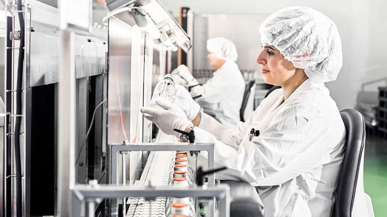 CSL Bern researcher in a laboratory